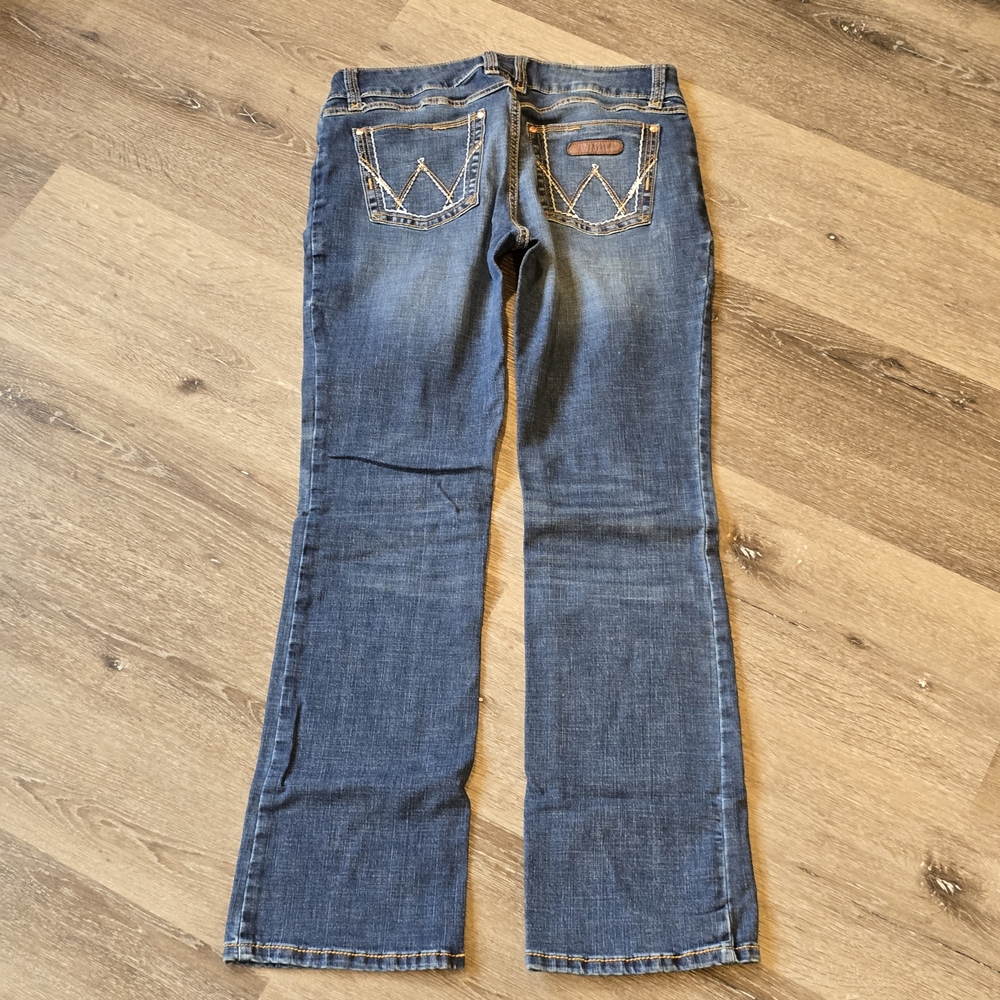 Wrangler Women's Boot Cut Jeans in Classic Blue